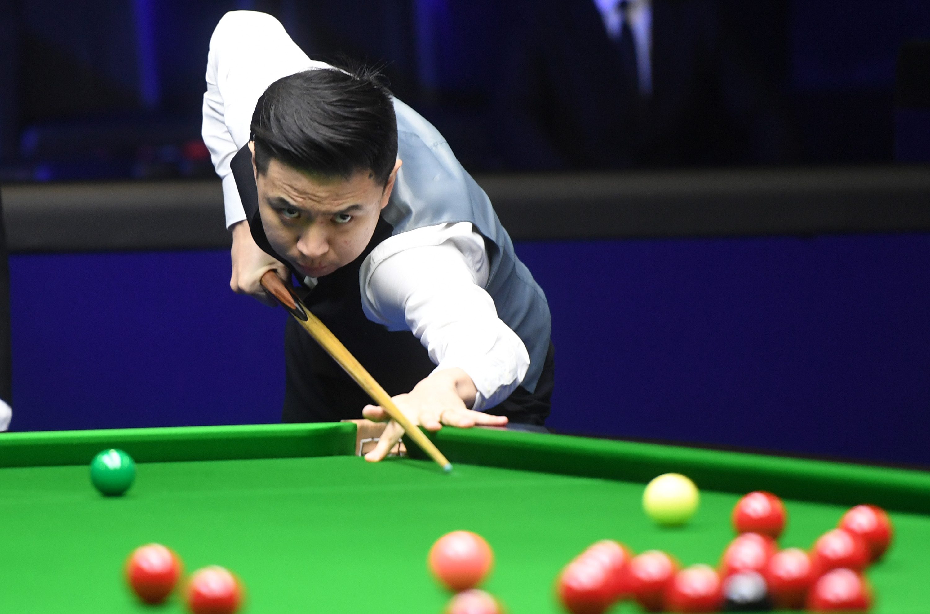 导致他与裁 导致他与裁