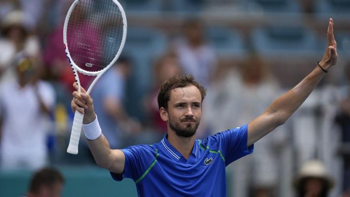 他不仅凭借 他不仅凭借