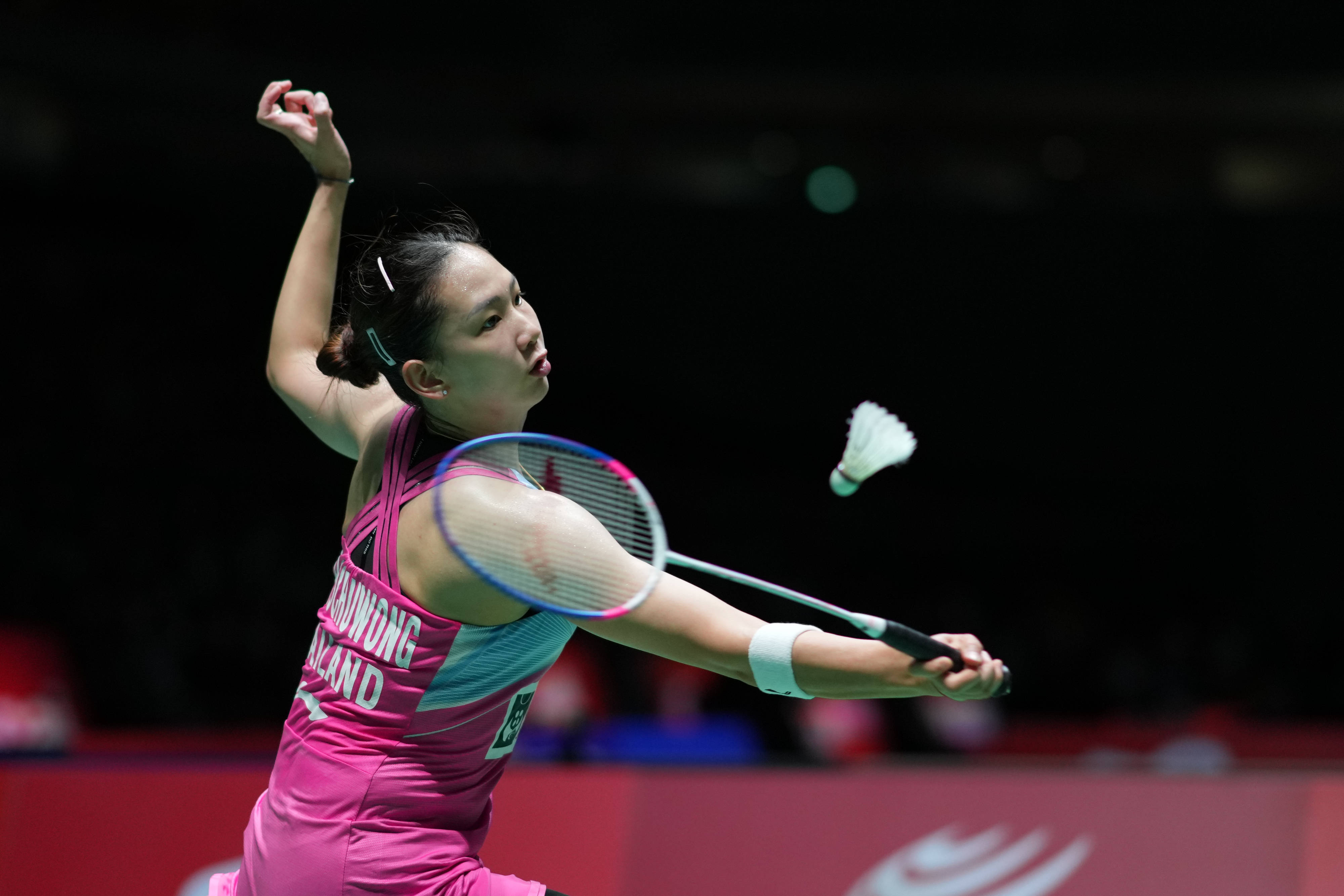 对方前锋的 对方前锋的