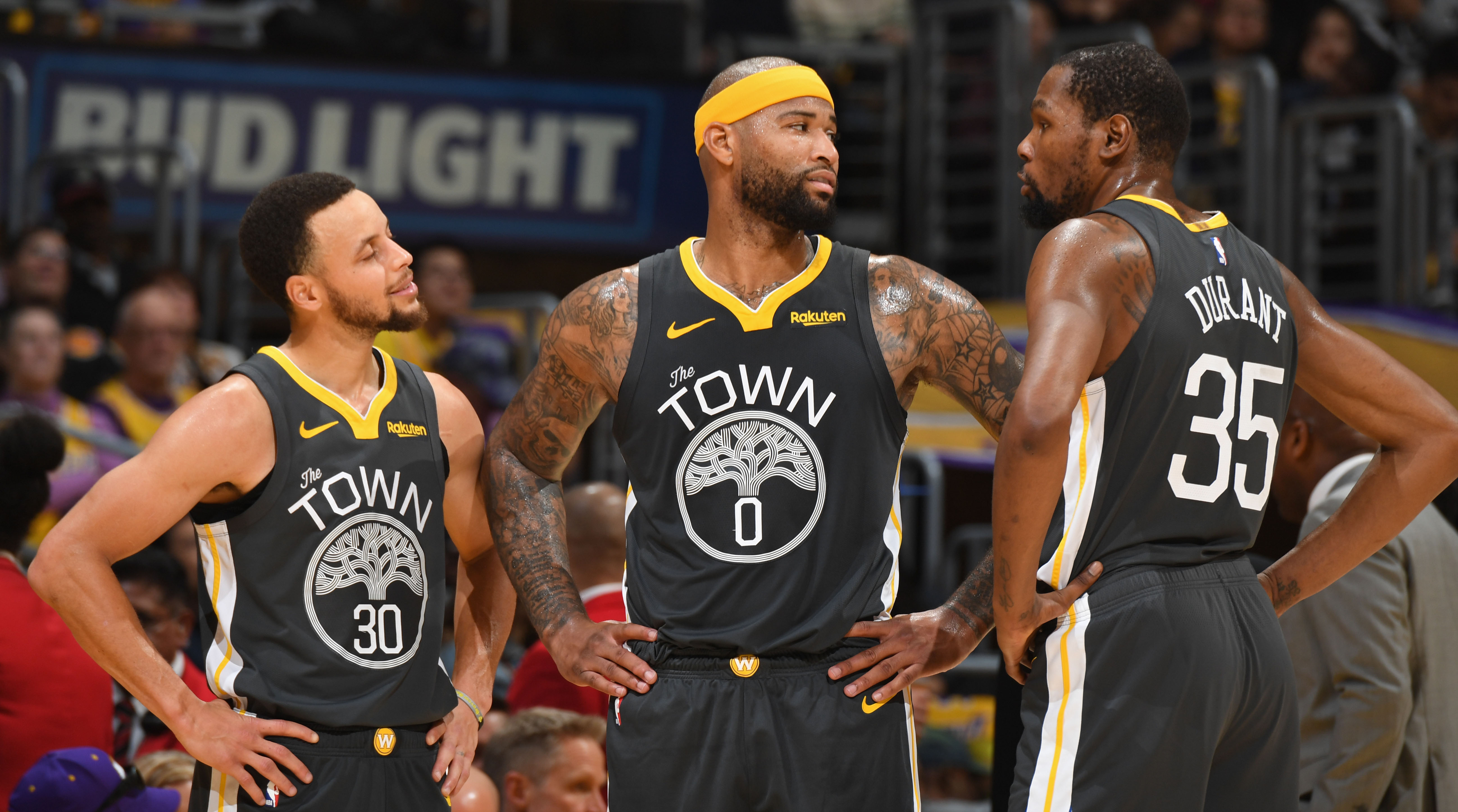 2021 赛季：MLB 宣布将 2021 年全明星赛从亚特兰大迁至丹佛，引发政治讨论